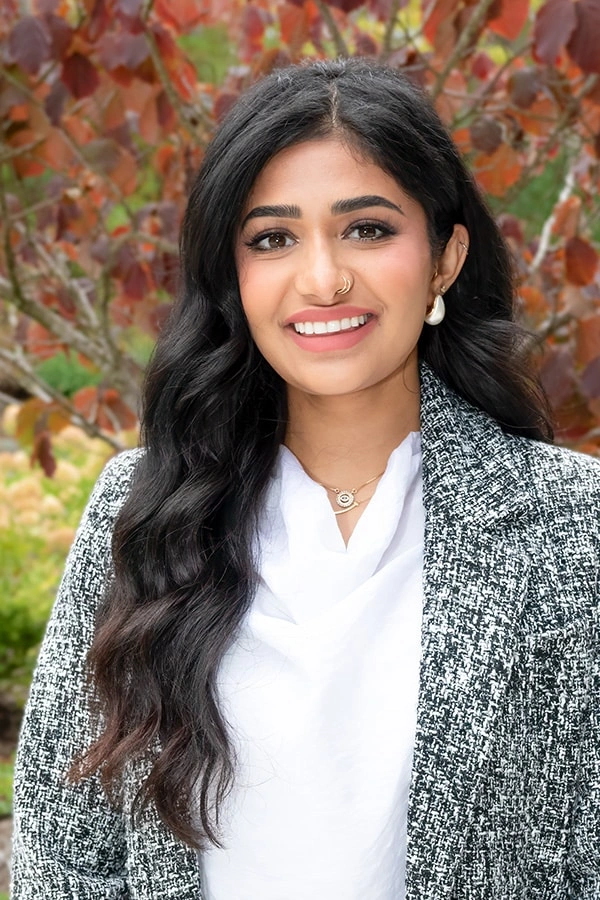 eva h office manager at aura dentistry and spa